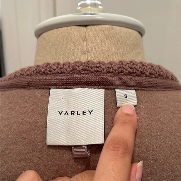 Varley Aspen Gilet Ash Taupe Sherpa Zip-Up Vest - Picture 7 of 8